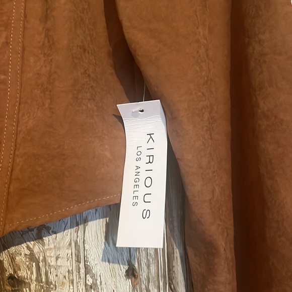 NWT KIRIOUS LOS ANGELES CROP TOP BLOUSE. SIZE SMALL - Picture 3 of 6